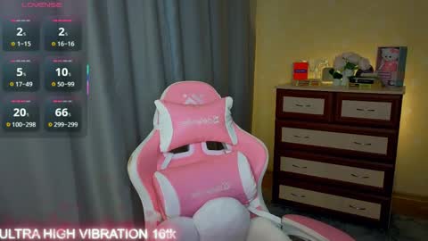 Snapshot of cutie_mili chatting on 06/03/26, 12:52 mili online show from 06/03/26, 12:52