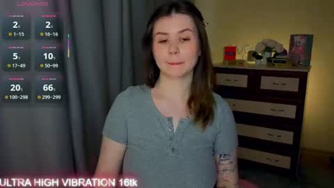 Snapshot of cutie_mili chatting on 06/10/26, 10:25 mili online show from 06/10/26, 10:25