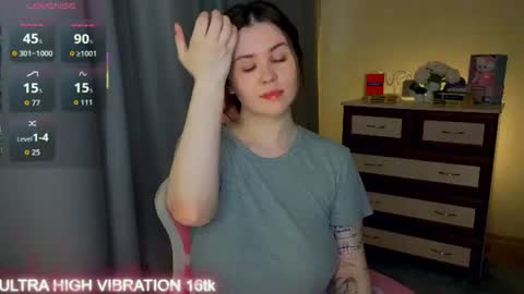 Snapshot of cutie_mili chatting on 06/13/26, 01:31 mili online show from 06/13/26, 01:31