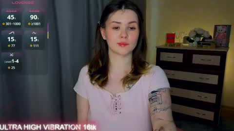 Snapshot of cutie_mili chatting on 06/14/26, 11:01 mili online show from 06/14/26, 11:01