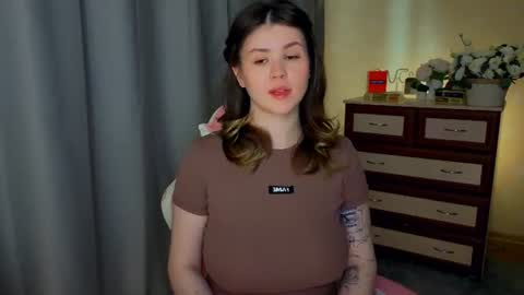 Snapshot of cutie_mili chatting on 06/18/26, 10:41 mili online show from 06/18/26, 10:41