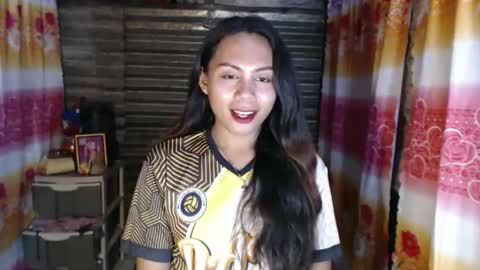 Snapshot of cutie_rona chatting on 12/14/25, 01:05 cutie_rona online show from 12/14/25, 01:05