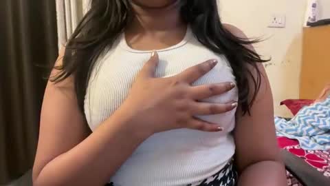 Snapshot of cutie_ruhi chatting on 03/03/26, 10:43 Ruhii online show from 03/03/26, 10:43