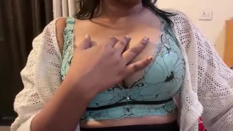 Snapshot of cutie_ruhi chatting on 03/13/26, 05:52 Ruhii online show from 03/13/26, 05:52