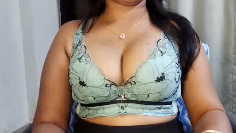 Snapshot of cutie_ruhi chatting on 04/18/26, 07:58 Ruhii online show from 04/18/26, 07:58