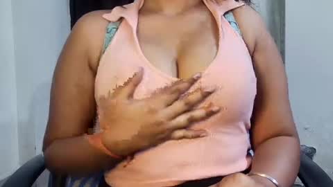 Snapshot of cutie_ruhi chatting on 04/24/26, 06:32 Ruhii online show from 04/24/26, 06:32
