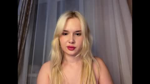 Snapshot of cutiee_chloe chatting on 04/17/26, 04:54 Chloe online show from 04/17/26, 04:54