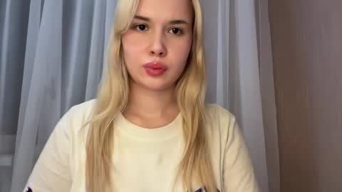 Snapshot of cutiee_chloe chatting on 04/20/26, 05:16 Chloe online show from 04/20/26, 05:16