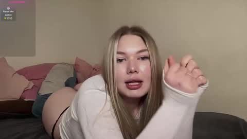 Snapshot of cutiejulie_ chatting on 03/25/26, 09:37 Julie online show from 03/25/26, 09:37