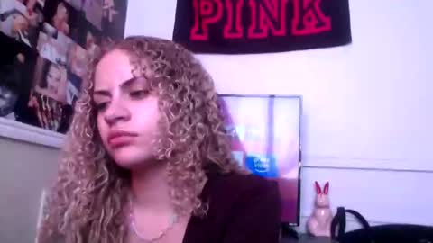 Snapshot of cutiekaylee chatting on 10/19/25, 11:38 cutiekaylee online show from 10/19/25, 11:38