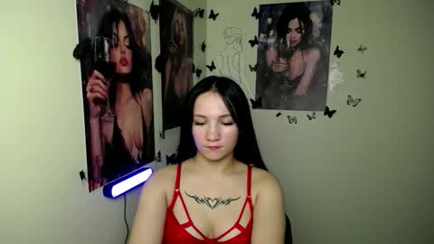 Snapshot of cutielady_ chatting on 10/22/25, 06:51 Emma online show from 10/22/25, 06:51