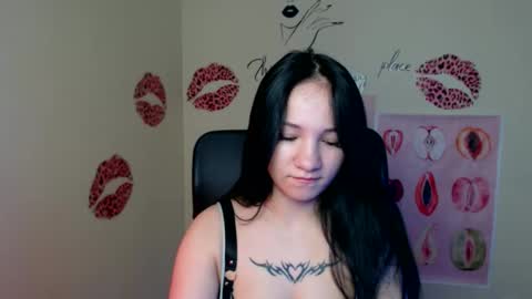 Snapshot of cutielady_ chatting on 04/29/26, 06:28 Emma online show from 04/29/26, 06:28