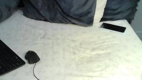 cutlucy25 online show from 04/25/26, 08:39