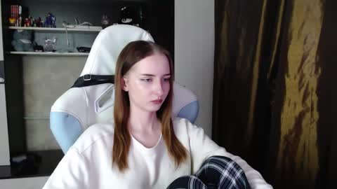 Snapshot of cutti_crystal chatting on 03/04/26, 12:49 Cutti Crystal online show from 03/04/26, 12:49