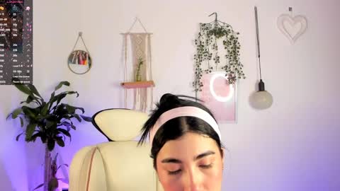 Snapshot of cyber_lizz chatting on 04/11/26, 12:15 Liz online show from 04/11/26, 12:15