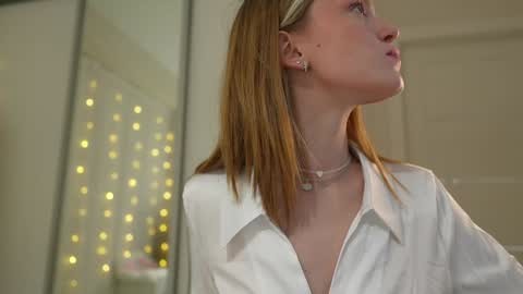 Snapshot of cyberheart_ chatting on 01/05/25, 05:51 EMILY online show from 01/05/25, 05:51