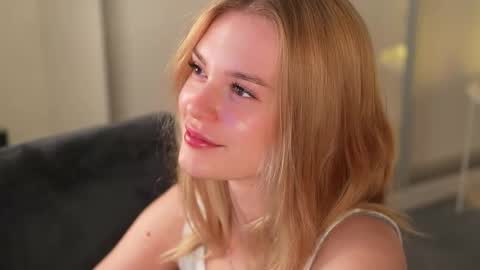 EMILY online show from 11/05/25, 04:51