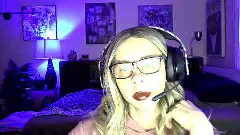 Snapshot of cyberkaleninja chatting on 01/05/25, 02:38 Nicki Molotov online show from 01/05/25, 02:38