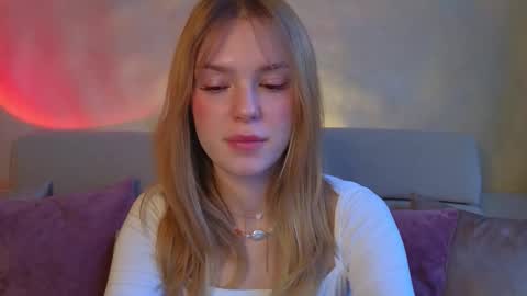 Snapshot of cyberl0ve_ chatting on 03/17/26, 03:15 Im Emi streaming with my friend Reyna today online show from 03/17/26, 03:15