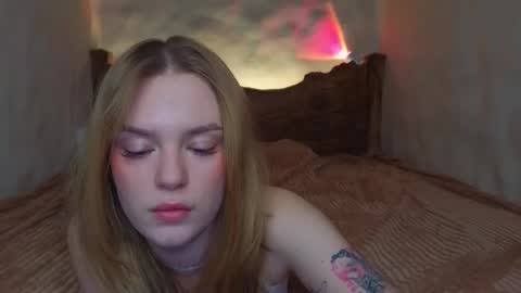 Snapshot of cyberl0ve_ chatting on 03/25/26, 04:35 Im Emi streaming with my friend Reyna today online show from 03/25/26, 04:35