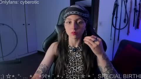 Snapshot of cyberotic_666 chatting on 07/01/26, 01:29 Sophia - Independent model online show from 07/01/26, 01:29