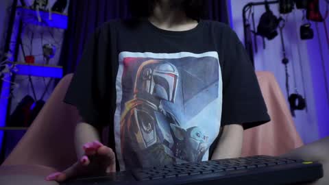 Snapshot of cyberxgoddess_ chatting on 01/19/25, 04:44 Lily Goddess online show from 01/19/25, 04:44
