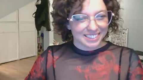 cyborgdyke online show from 12/05/25, 12:41