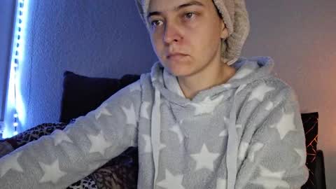 Snapshot of cyndee_winter chatting on 12/08/24, 08:04 Cyndee Winter online show from 12/08/24, 08:04