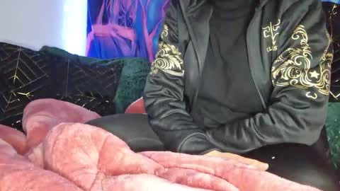 Snapshot of cyndee_winter chatting on 02/03/25, 05:03 Cyndee Winter online show from 02/03/25, 05:03