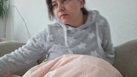 Snapshot of cyndee_winter chatting on 10/04/25, 11:52 Cyndee Winter online show from 10/04/25, 11:52