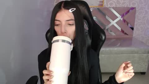 CINTIA ARAUJO online show from 10/10/25, 03:49