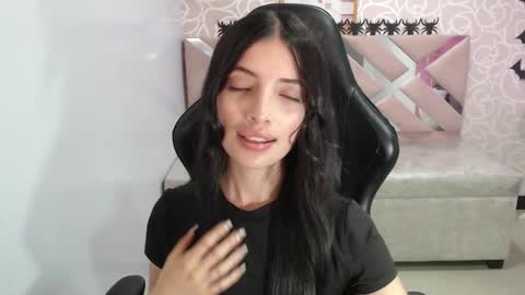 CINTIA ARAUJO online show from 10/23/25, 03:50