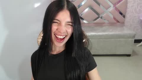 CINTIA ARAUJO online show from 11/19/25, 04:01