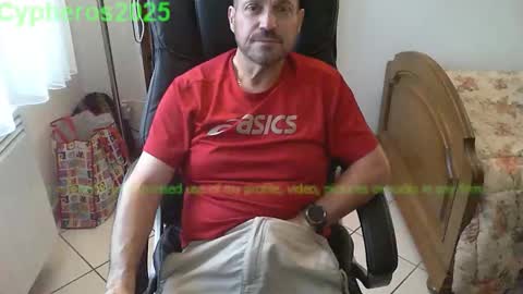 Snapshot of cypheros2025 chatting on 10/09/25, 04:49 Chris online show from 10/09/25, 04:49