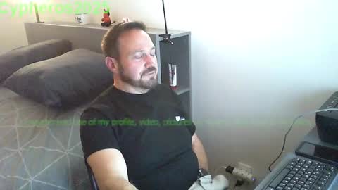 Snapshot of cypheros2025 chatting on 11/17/25, 04:57 Chris online show from 11/17/25, 04:57