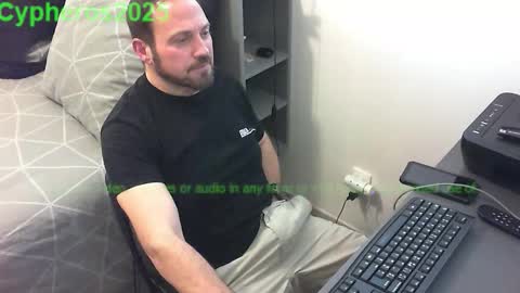 Snapshot of cypheros2025 chatting on 12/01/25, 03:50 Chris online show from 12/01/25, 03:50