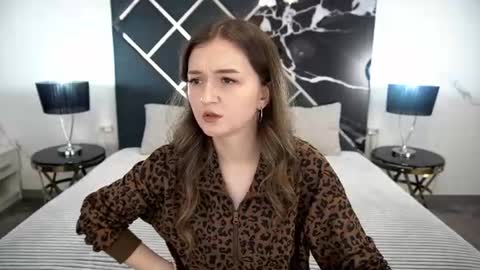 Snapshot of cyrenaluxe chatting on 07/23/26, 12:14 Cyrena online show from 07/23/26, 12:14