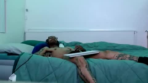 Snapshot of cyrusveal3 chatting on 06/11/26, 11:52 SkinnyTattedGuy online show from 06/11/26, 11:52