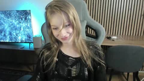 Snapshot of cyyberwhore chatting on 04/06/26, 10:54 cyyberwhore online show from 04/06/26, 10:54