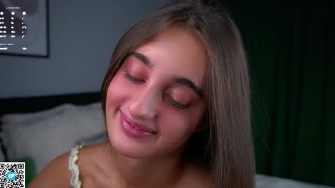 Isabella online show from 10/24/25, 01:03