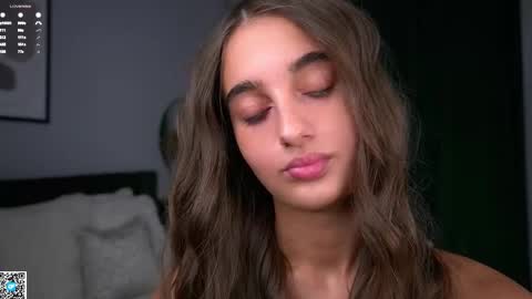 Isabella online show from 11/11/25, 12:54