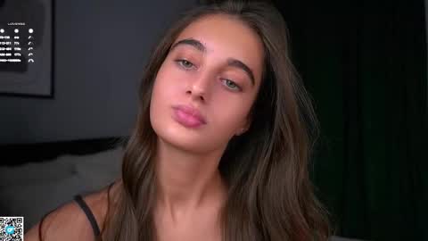 Isabella online show from 11/22/25, 01:04