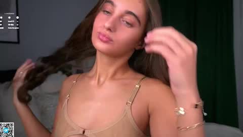 Isabella online show from 11/25/25, 01:05