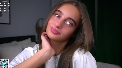 Isabella online show from 11/30/25, 01:09