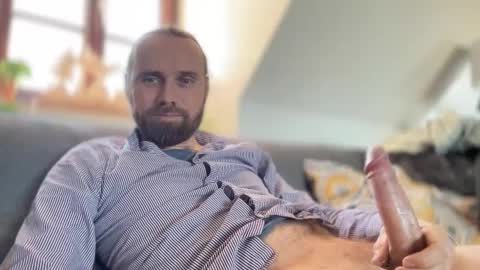 Snapshot of d0n_gi0vanni chatting on 12/31/24, 10:48 d0n_gi0vanni online show from 12/31/24, 10:48