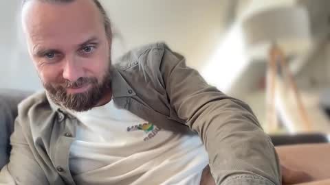 d0n_gi0vanni online show from 04/22/26, 07:44