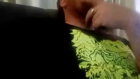 Snapshot of d1988 chatting on 11/22/25, 09:41 D online show from 11/22/25, 09:41