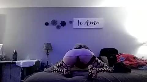 Snapshot of d1ckh3rd0wnr18 chatting on 10/08/25, 11:19 IMA PUT IT ON YA SHOULDER SO U CAN THINK ABOUT IT online show from 10/08/25, 11:19