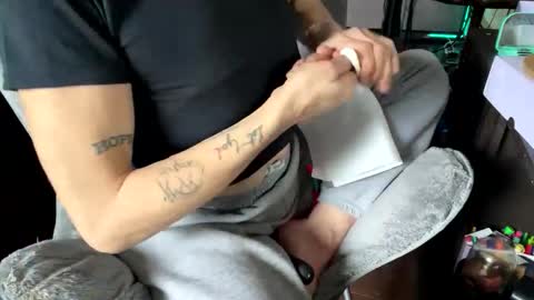 Snapshot of d3luluxx chatting on 11/15/25, 07:32 d3luluxx online show from 11/15/25, 07:32