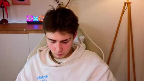 Snapshot of d3s_dn chatting on 02/04/26, 04:18 Diss online show from 02/04/26, 04:18